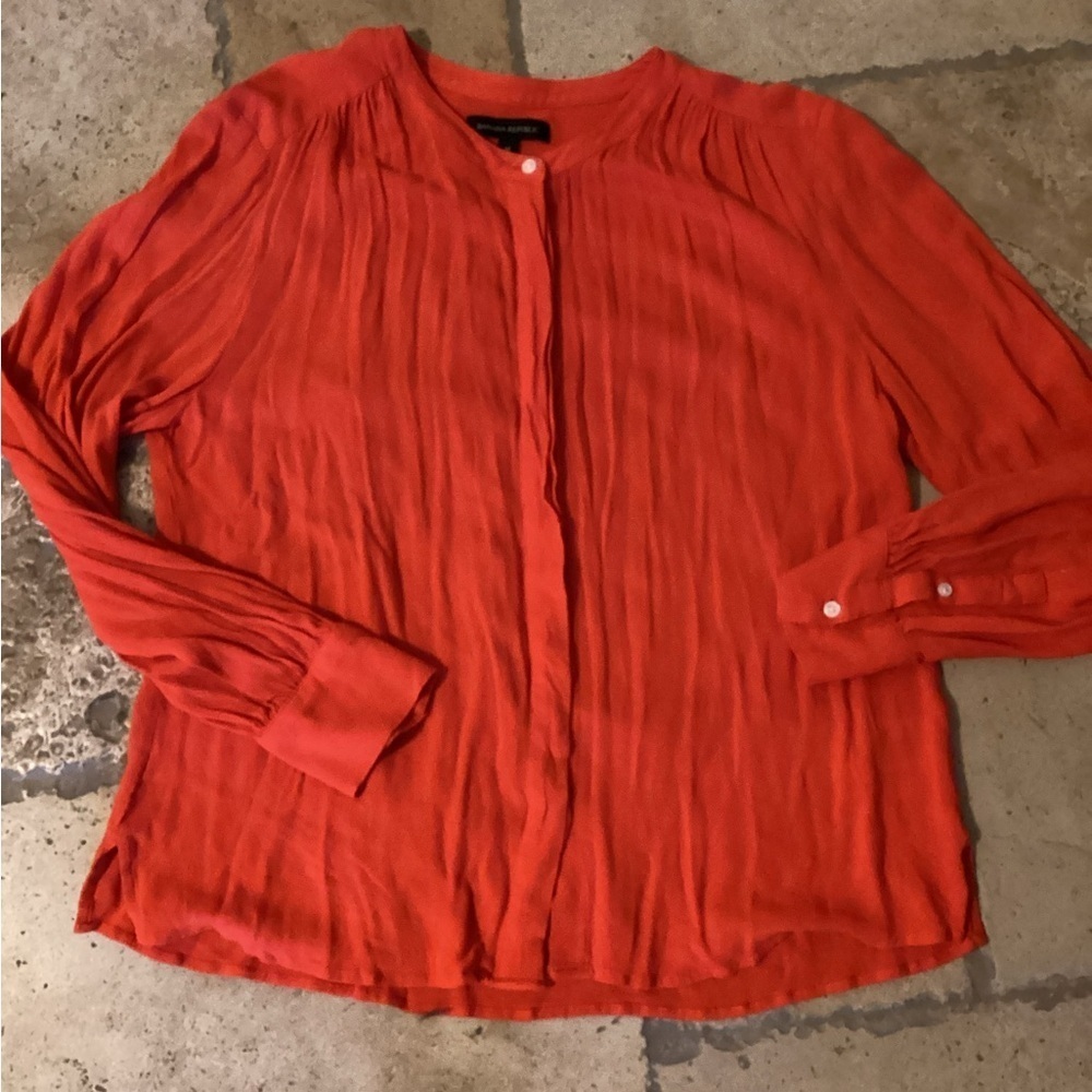 Banana Republic hot red button down blouse-SZ M
Pit to pit 20”
Length 24”